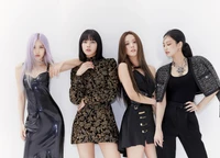 BLACKPINK: Íconos del K-Pop en moda elegante sobre fondo blanco