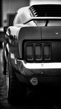 Ford Mustang Boss Classique : Une icône intemporelle en noir et blanc.