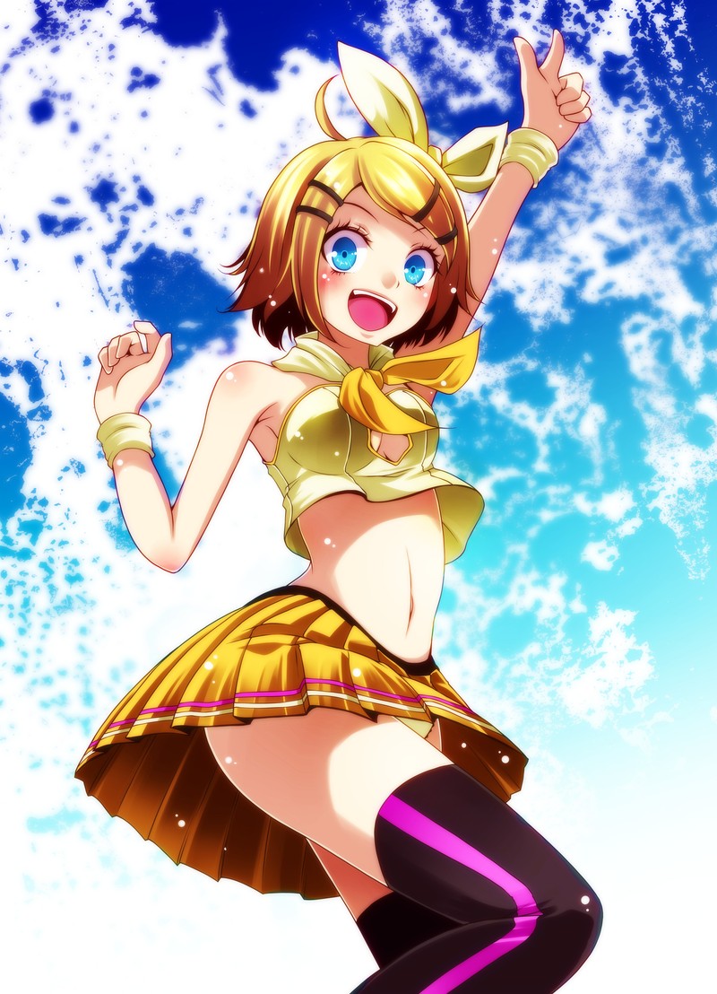 Gros plan d'une personne en jupe et en chemise (kagamine, rin, vocaloid)