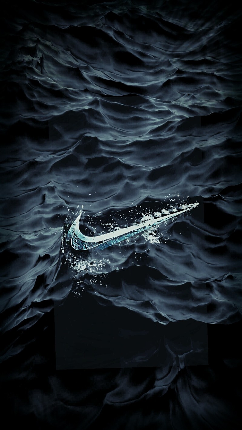 Логотип nike на черном фоне с водным всплеском (бренды, логотип, nike, море)