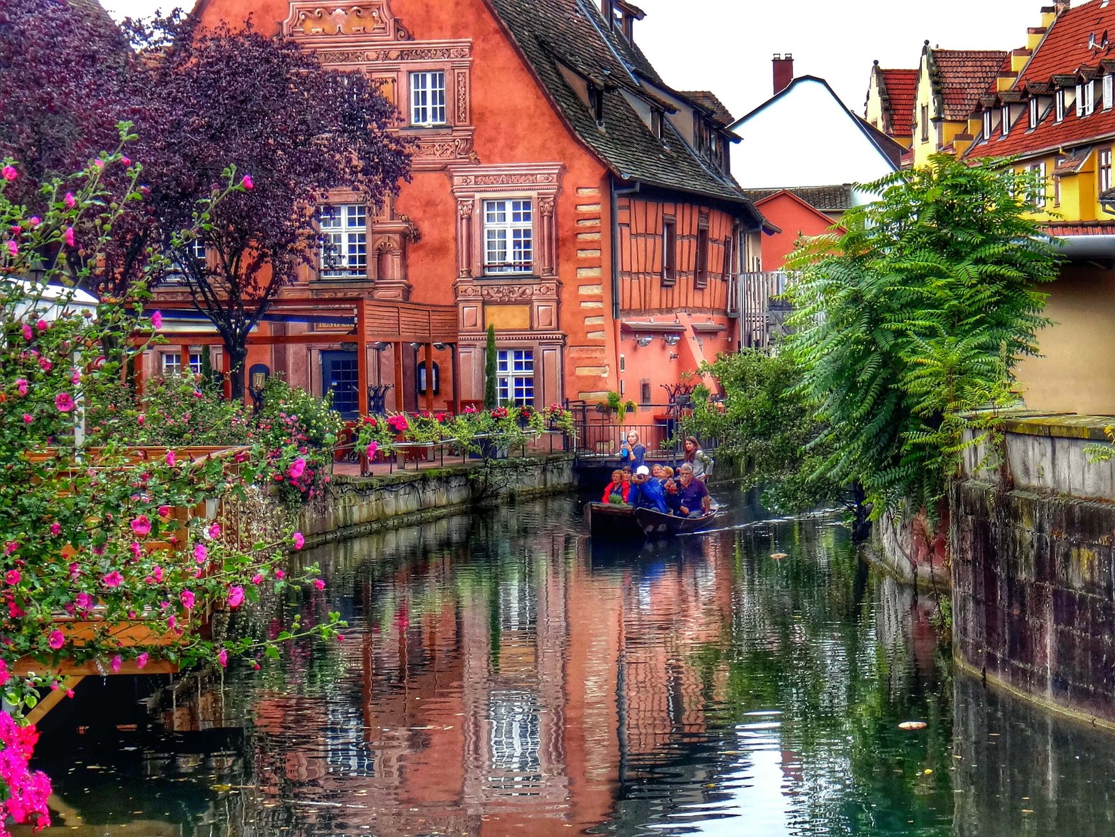 Lade colmar, strasbourg, stadt, reflexion, wasserstraße Hintergrund herunter