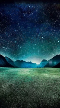 Ein ruhiger Nachthimmel voller Sterne, mit Blick auf eine friedliche Landschaft und silhouettierte Berge im Mondlicht.