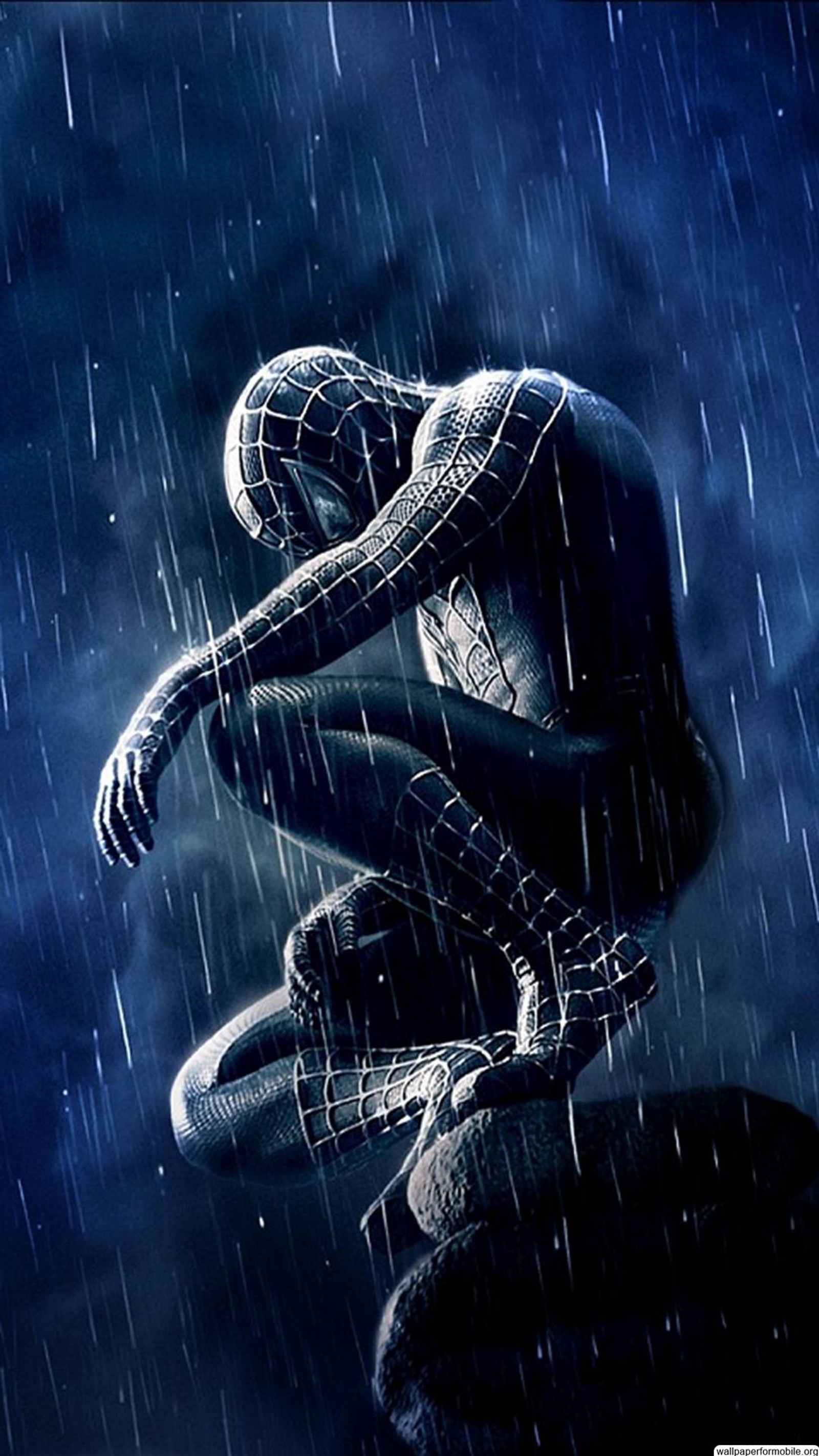 Spider-man sous la pluie avec les mains sur les genoux (spiderman, hd, homme, incroyable, monde)