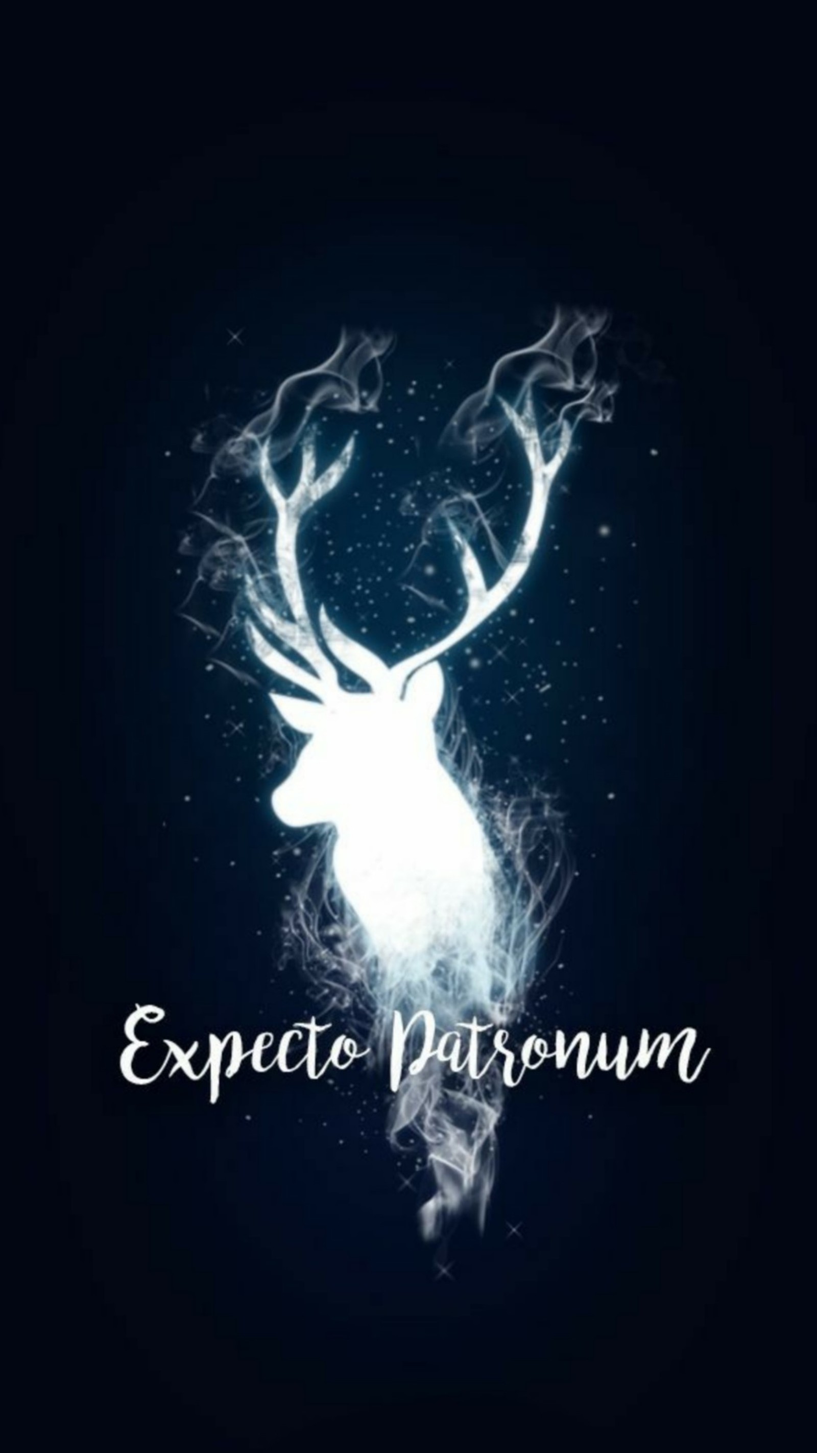 Un ciervo blanco con humo saliendo de sus astas (harry potter, harrypotter, patronus, expectopatronum, harry)