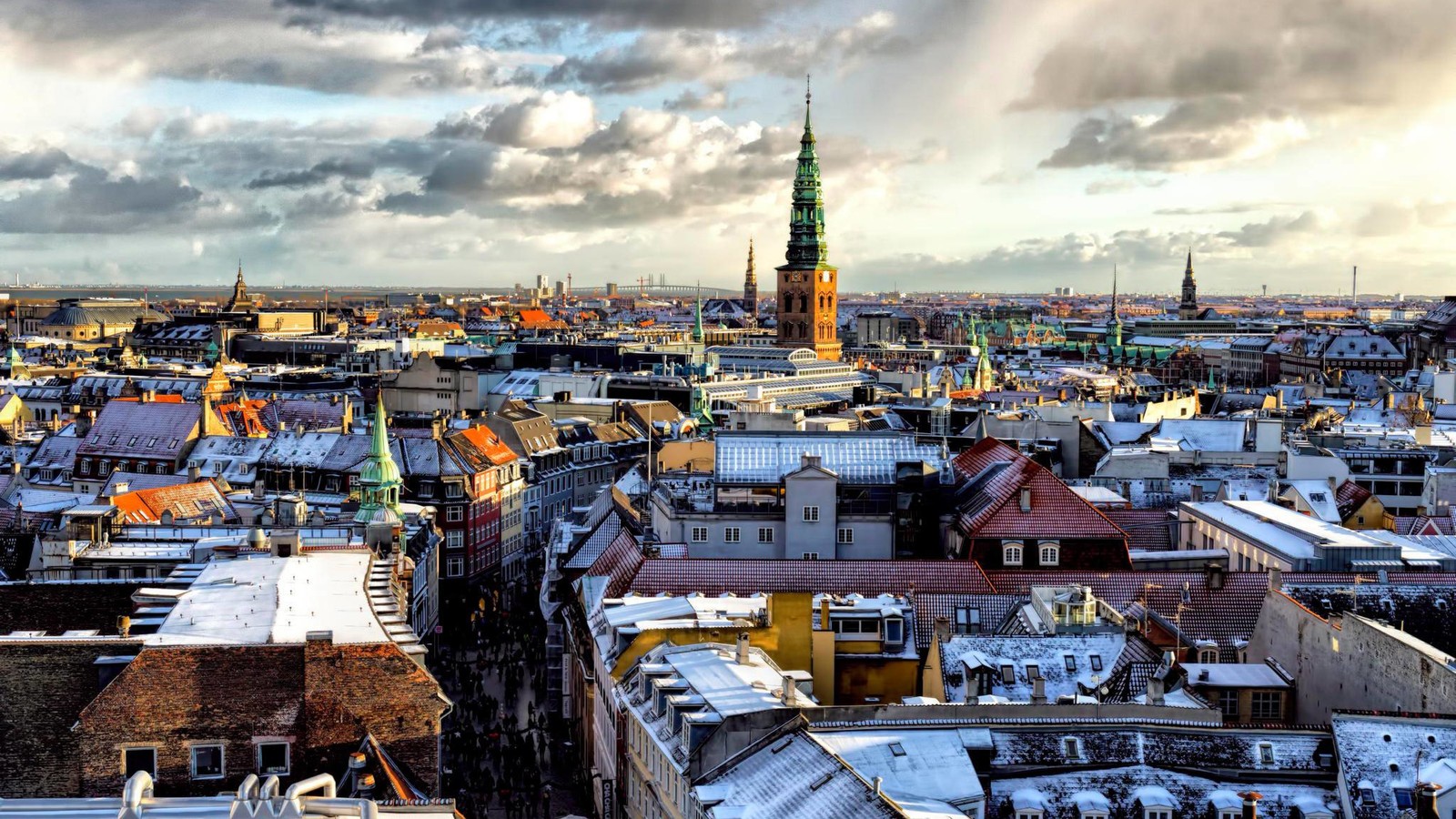 Вид на город с башней и часовой башней (копенгаген, copenhagen, город, городская территория, городской пейзаж)