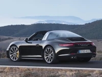 Porsche 911 Targa: Ein eleganter Sportwagen mit Targa-Dach