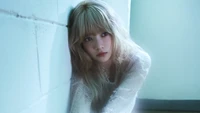 Eunchae dans la photo conceptuelle Sheer Myrrh : Un aperçu captivant de l'esthétique éthérée de Le Sserafim