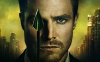 Stephen Amell como o Arqueiro Verde: Olhar intenso com flecha apontando para frente