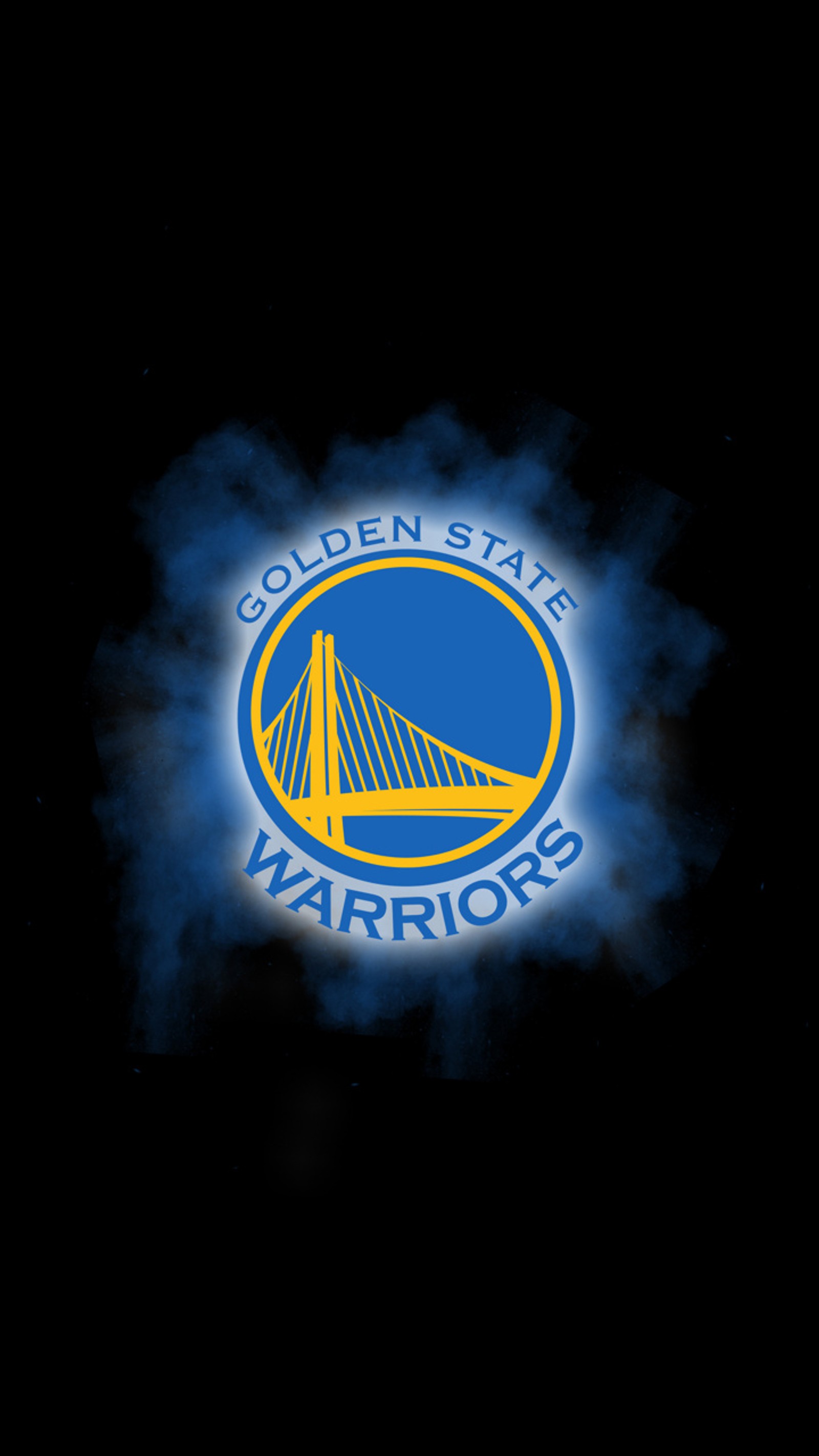 Близкий план логотипа golden state warriors на черном фоне (nba, воины)