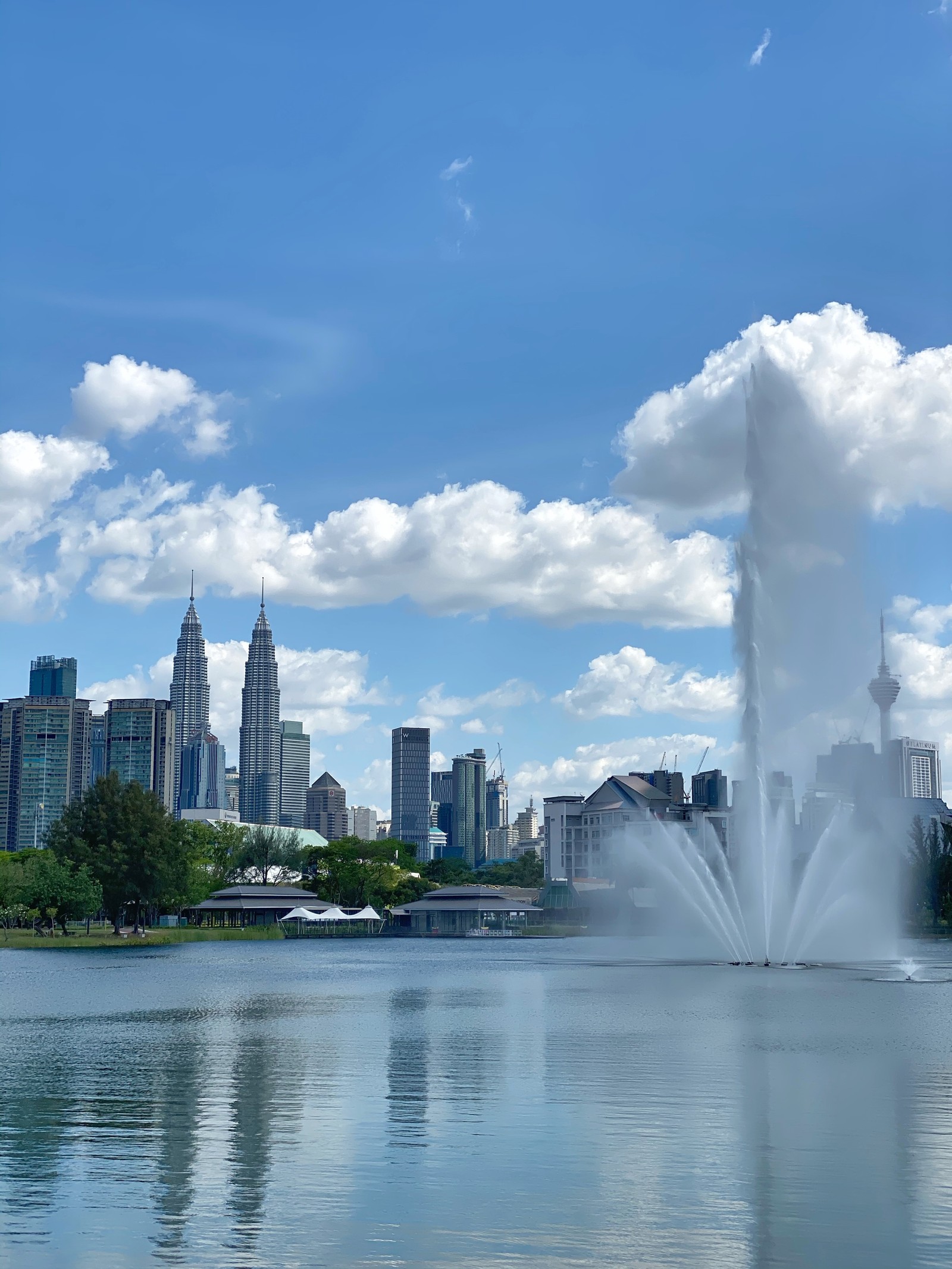 Скачать обои петронас, кuala lumpur, горизонт, водные ресурсы, водоток