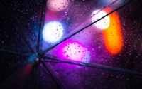 Reflexos vibrantes de bokeh através de um guarda-chuva encharcado de chuva