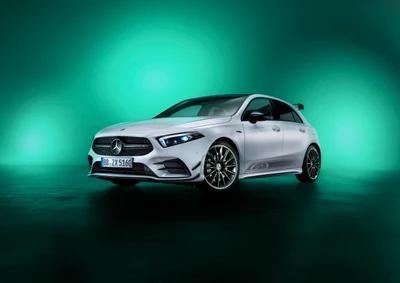 Mercedes AMG A 35 Эдишн 55: Яркий Дизайн и Производительность в 2022 5K Обои