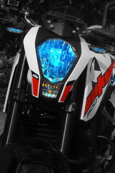 Motocicleta KTM 2017 con faro azul llamativo