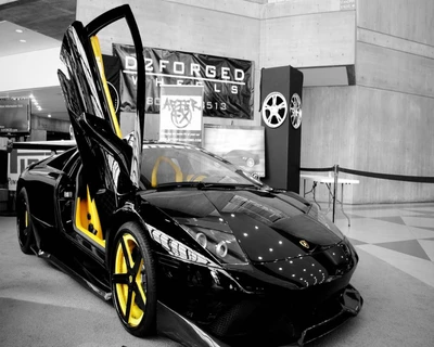 Lamborghini Reventon: Uma impressionante vitrine de carro esportivo preto e amarelo