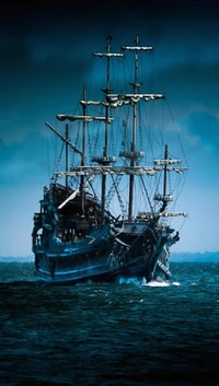 Majestoso navio pirata navegando em águas tempestuosas