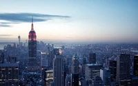 Skyline de New York à la tombée de la nuit avec l'emblématique Empire State Building