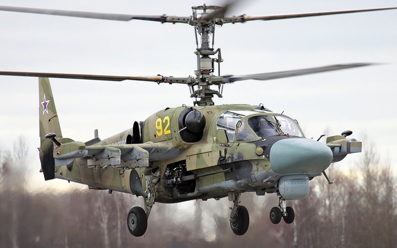 Военный вертолет, летающий с винтом и шасси (камов, kamov, вертолет атаки, ротор вертолета, военный вертолёт)