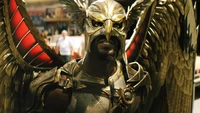 Hawkman em armadura dourada de Adão Negro (2022)