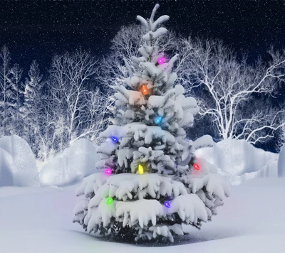 Árvore de Natal colorida iluminada pela neve de inverno