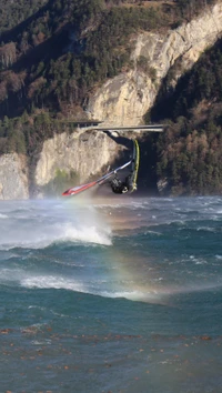 Windsurfing extremo en un lago en Suiza