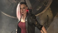 Cosplay de V de Cyberpunk 2077 : Personnage féminin frappant dans un cadre futuriste