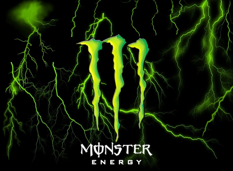 Крупный план банки monster energy с молнией на фоне (зеленый абстрактный, монстр энергия, monster energy)