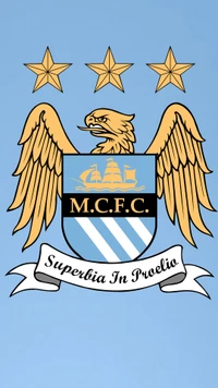 Escudo del Manchester City FC con tres estrellas y el lema 'Superbia In Proelio