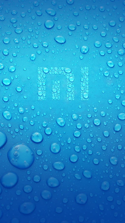 Logo de Xiaomi con gotas de agua sobre fondo azul