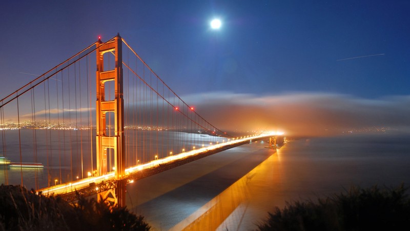 Арабский вид на мост с полной луной в небе (мост золотые ворота, golden gate bridge, мост, вантовый мост, экстрадозный мост)