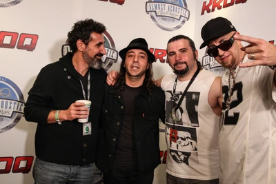 Reunião do System of a Down no KROQ Quase Natal Acústico