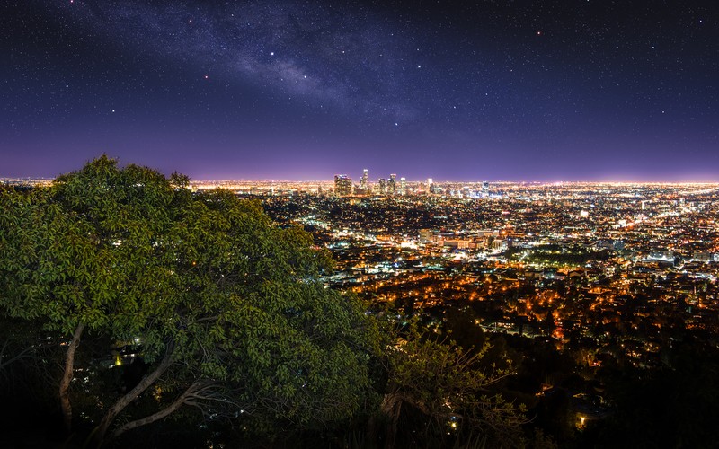 Вид на огни города ночью (город лос анджелес, los angeles city, городской пейзаж, огни города, ночное время)