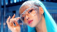 Lalisa Manoban con gafas de sol brillantes