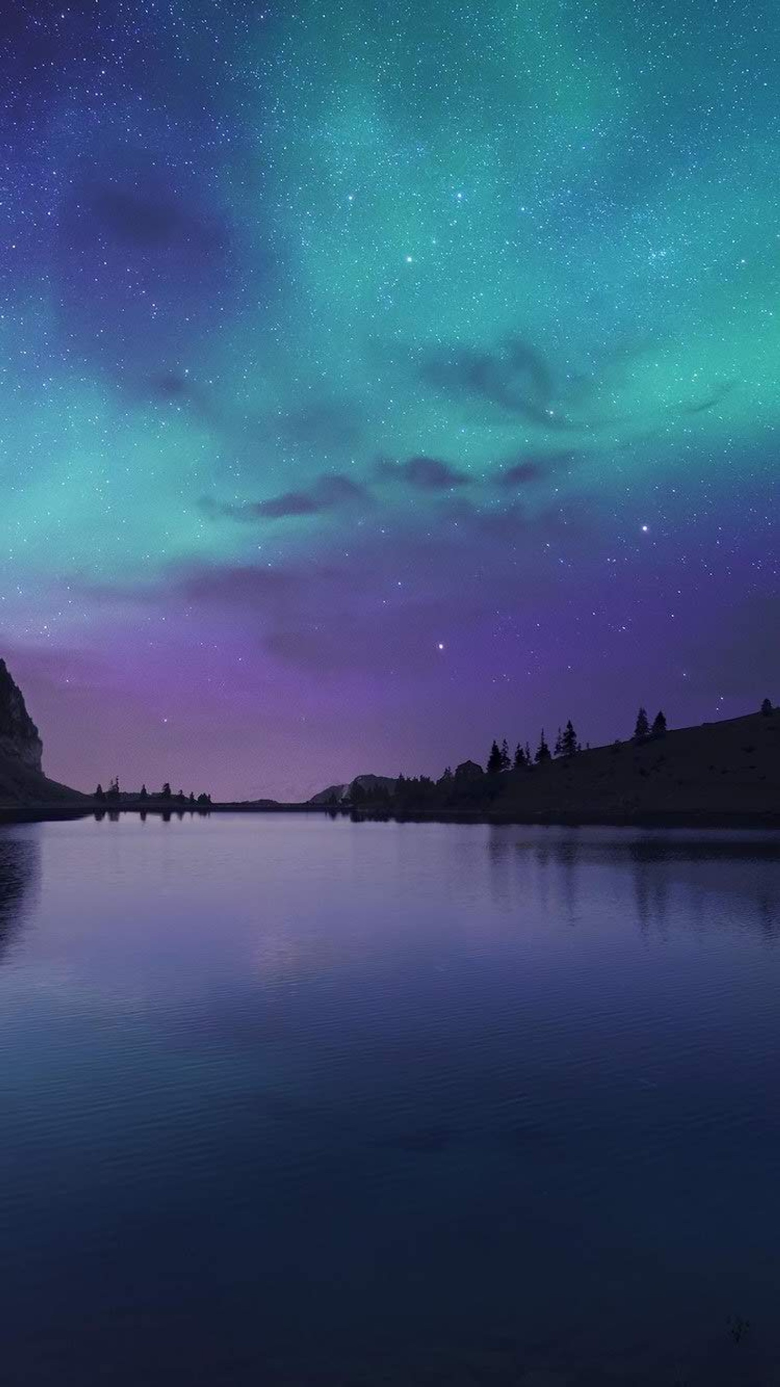 Eine luftaufnahme eines sees mit einem boot unter einem grünen und lila himmel (schöne nacht, bsckground, hd, natur, nacht)