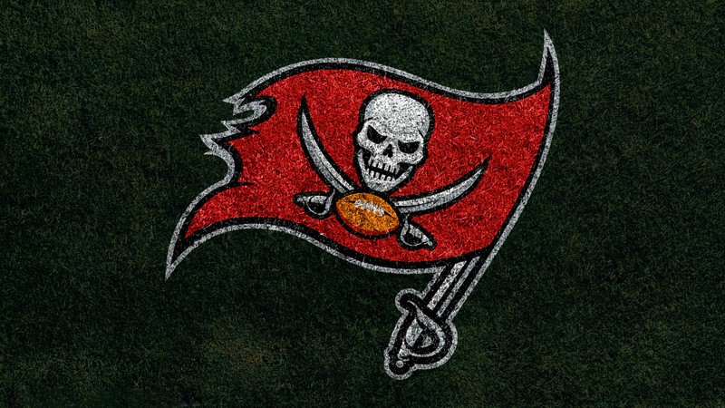 Крупный план логотипа tampa bay buccaneers на поле (тампа бэй буканирс, tampa bay buccaneers, команда американского футбола, команда нфл, 5k)