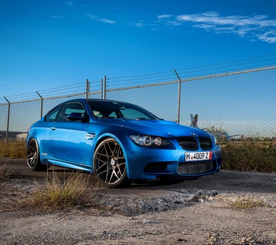 BMW M3 E92 : Performance iconique et design élégant en bleu vif