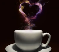 Vapor en forma de corazón que se eleva de una taza de té negro