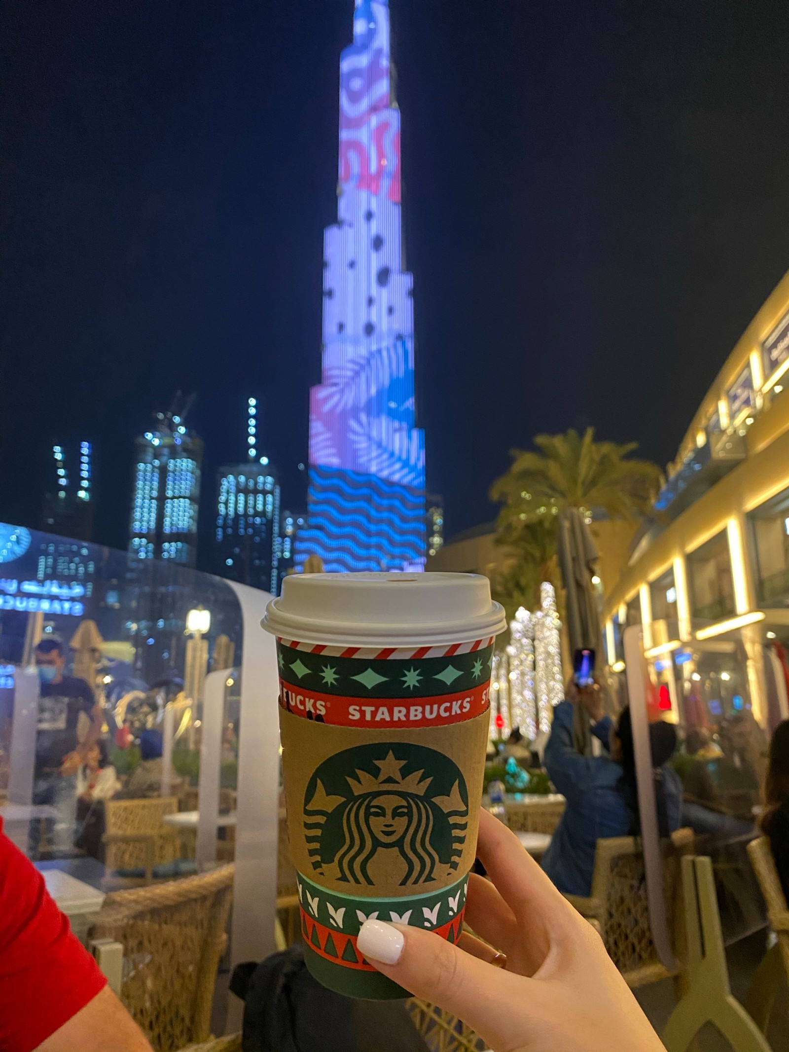 Скачать обои дубай, dubai, burj khalifa, башня, рука