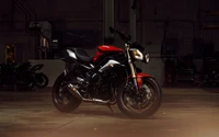 Triumph Speed Triple: Una impresionante moto deportiva en detalle 8K