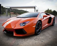 Deslumbrante Lamborghini Aventador laranja em uma paisagem italiana