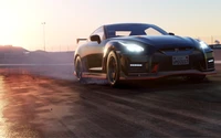 Nissan GT-R in einer Rennsimulation bei Sonnenuntergang, die hohe Leistung und dynamisches Fahren zeigt.