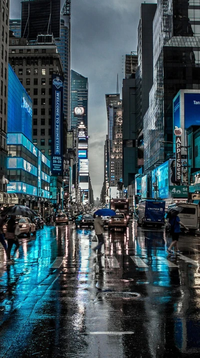 Paisagem urbana reflexiva de Times Square após a chuva