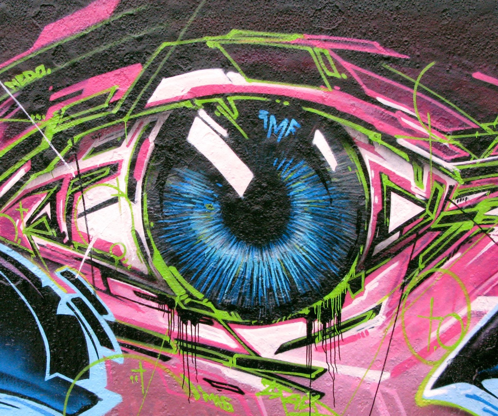 Grafiti de un ojo azul con fondo rosa (grafiti, ver, tú)