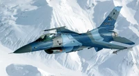 Avion F-16 Aggressor survolant des montagnes enneigées