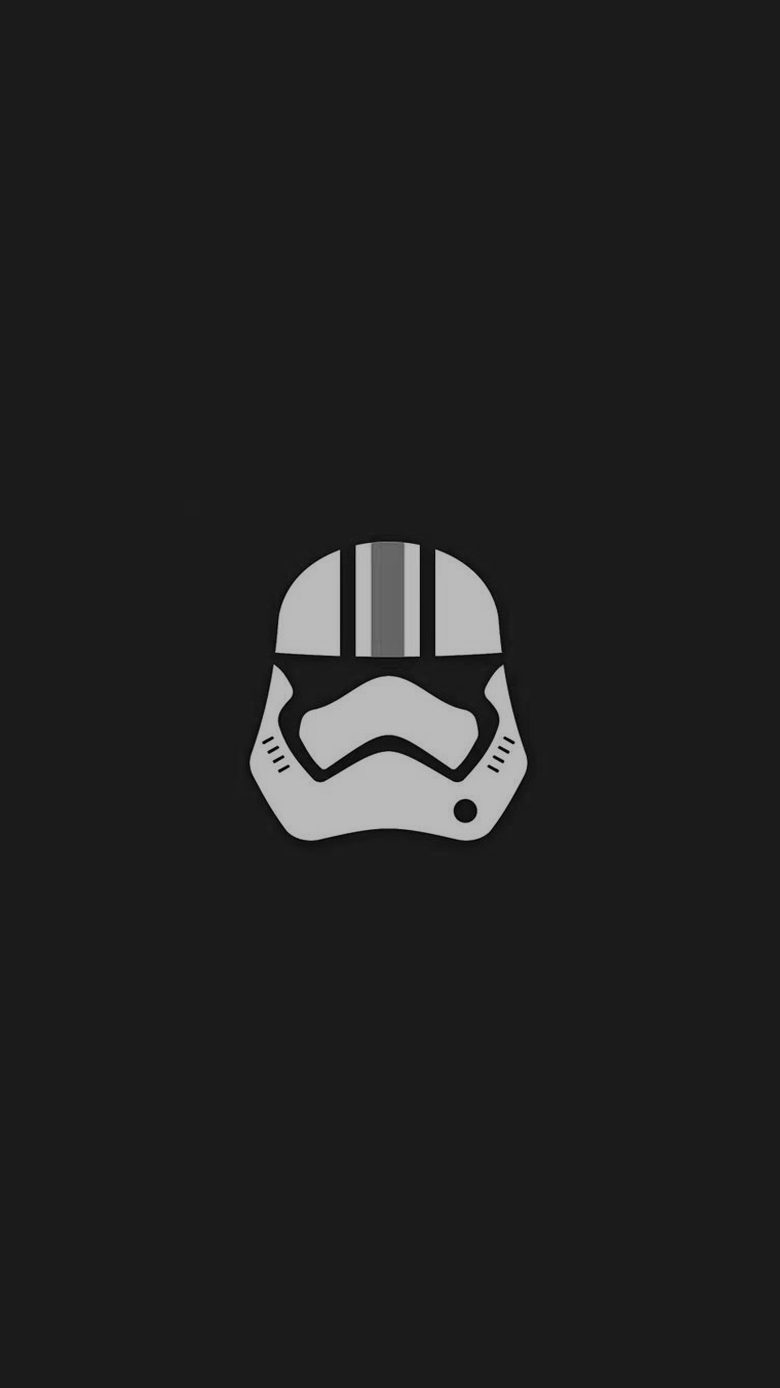 Un gros plan d'un casque sur un fond noir (propre, hd, minimaliste, simple, star wars)