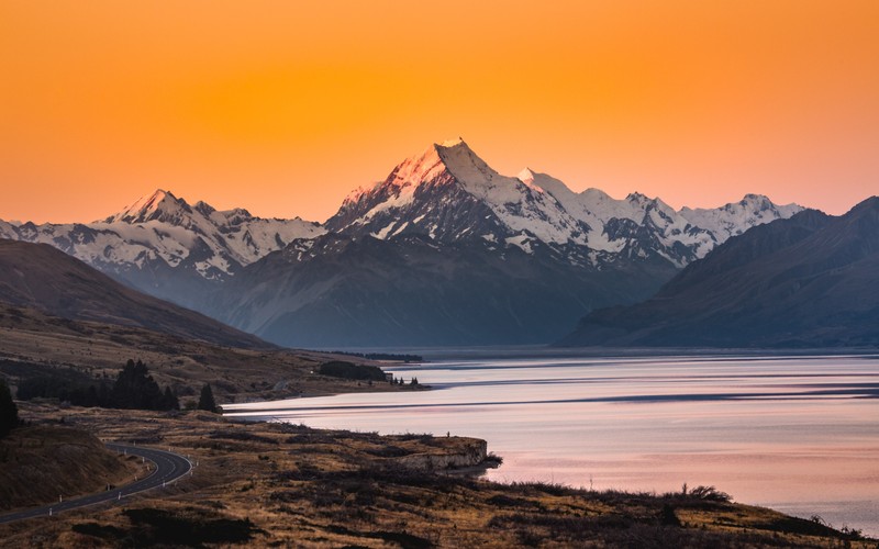 Вид на горы и озеро на закате с дороги (природа, новая зеландия, new zealand, нью йорк, new york)