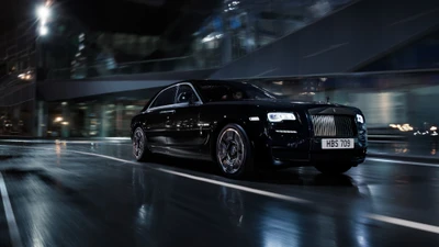 Rolls Royce noir élégant : le luxe rencontre la performance au Salon de l'Automobile de Genève