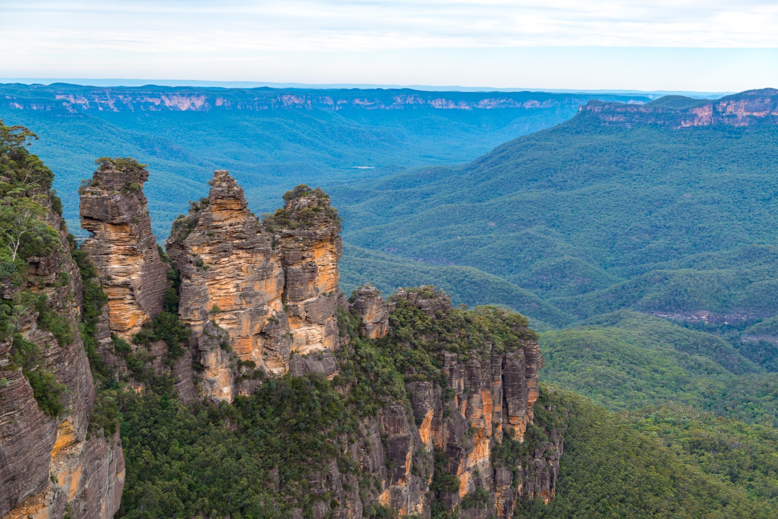 Las tres hermanas de las montañas azules en australia (montaña, escarpe, roca, reserva natural, parque nacional)