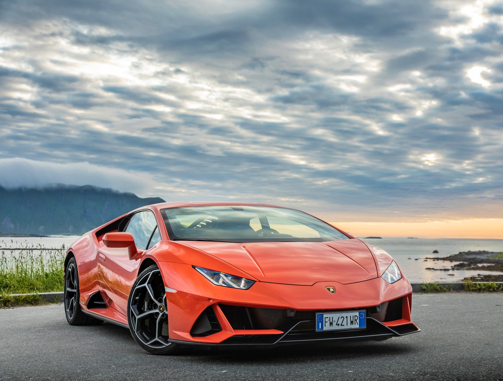 Скачать обои ламборгини уракан эво, lamborghini huracan evo, спортивный автомобиль, 2021, 5k