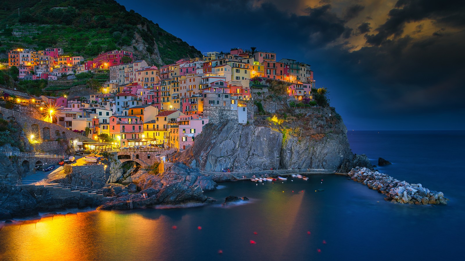 manarola, blue hour, italy, cinque terre, night lights wallpaper