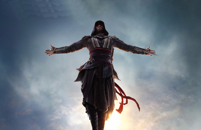 Ассасин крид стоит на камне с растянутыми руками (облако, assassins creed ii, небо, фильм, ассасинс крид откровения)